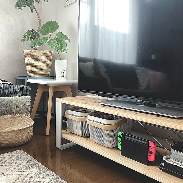 Lounge,アイアン脚,テレビ台DIY,RISATORP リーサトルプ,IKEAカタログ2019,IKEA,ニトリ,ニトリのラグ Yayoiの部屋