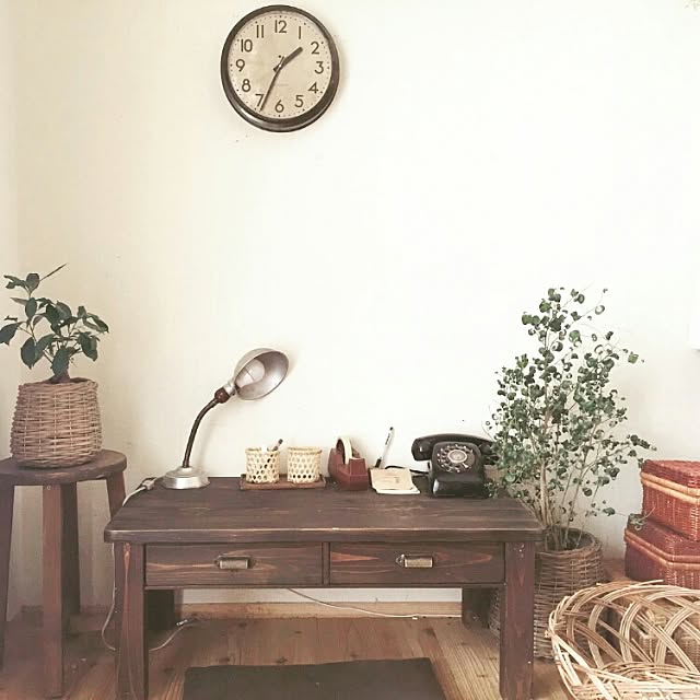 My Desk,古民家系,インスタ→slow.life.works,暮らし,文机DIY,文机,レトロ,お友達が撮ってくれた１枚,時計,古道具 slow-lifeの部屋