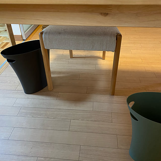 ダイニングテーブルの下をのぞいて,日用品,ゴミ箱,umbra スキニーカン,My Desk keromiの部屋