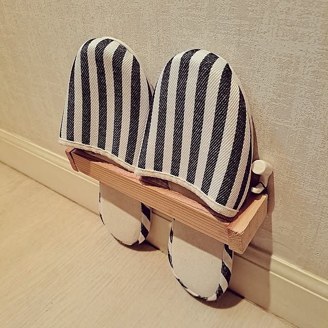 Bathroom,10分でできる,ダイソー,簡単DIY,100均DIY,Daiso,DIY,DIY好き,100均リメイク,100均アイテム,セリア,seria,スリッパホルダー,トイレのスリッパホルダー,スリッパ収納,スリッパ収納DIY sakura_3の部屋