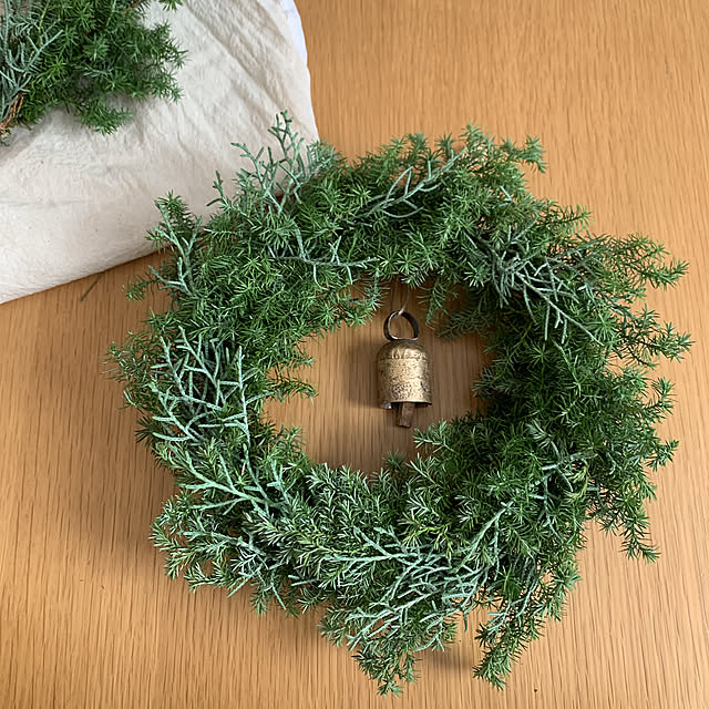 My Desk,クリスマス,手作りリース,見て頂き感謝です♪,子どものいる暮らし,先日は皆様の温かなコメント嬉しかったです,フレッシュリース,ティータイム,ストレス発散,ユニクロフラワー,ヒムロスギのリース reichelの部屋