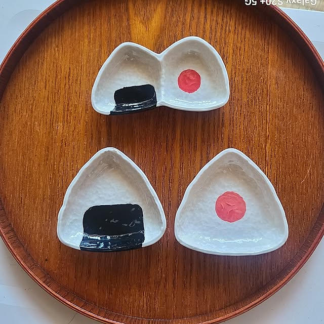 On Walls,セリア,おにぎりの皿 monnの部屋