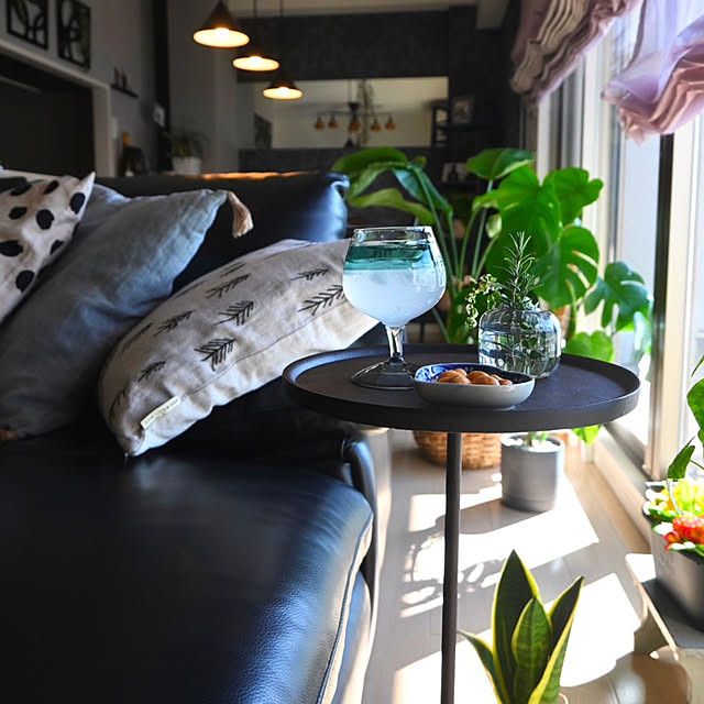 午後ティー,クッションたくさん,コーナーソファ,ZARAHOME,サイドテーブル,マンション暮らし,Lounge miruの部屋
