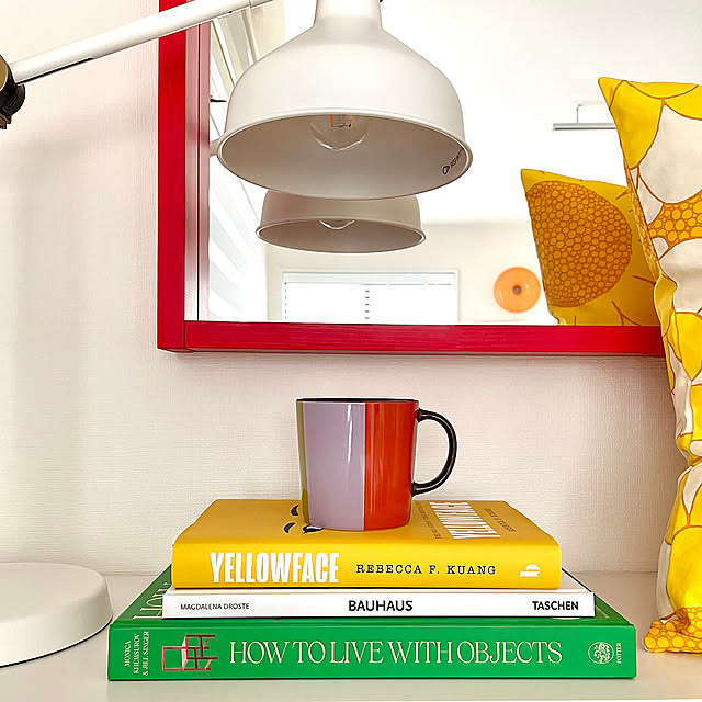 On Walls,マグカップ,ミラー,ウォールミラー,クッションカバー,IKEA,イケア,北欧,模様替え,北欧インテリア,インテリア雑貨,狭小住宅,模様替え中,建売住宅,色のある暮らし,カラフルインテリア arilemaの部屋