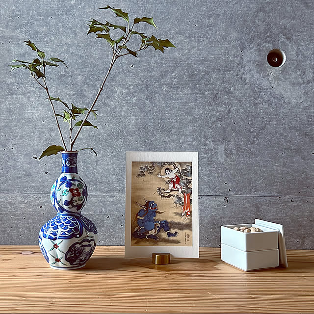 Entrance,下駄箱の上,玄関,絵はがき,一輪挿し,徳利,節分,季節の飾り,波佐見焼,お重箱,堀江陶器,白磁 accoの部屋