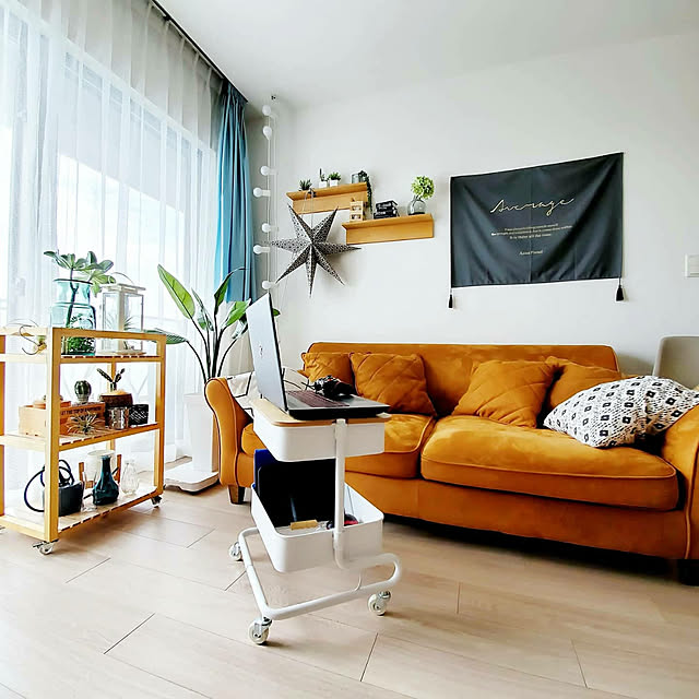 Lounge,山善,山善くらしのeショップ,バスケットトローリー,くらしのeショップモニター,山善アンバサダー,ワゴン,ワゴン収納,フタにもなる天板,トローリーの天板,トローリーのフタ,リモコン置き場,リモコン収納,マンション,マンションインテリア,子どもと暮らす,eくらしプロジェクト,サイドテーブル,ソファーまわり,ソファ,ノートPC,ゲーム tttbbbの部屋