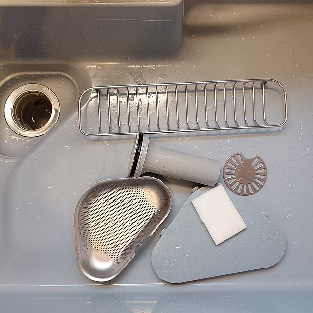 【お掃除ルーティン】スポンジ1個で家じゅうスッキリ！キッチンからお風呂までムダなく使い切る方法 by merirynさん