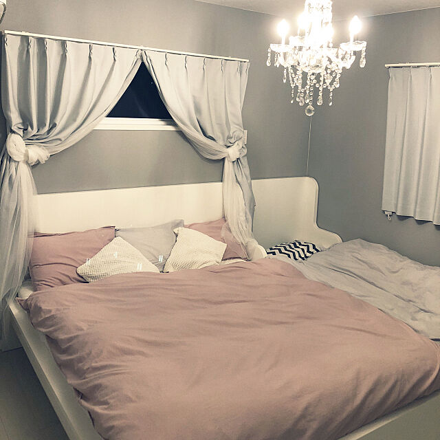 Bedroom,白黒,グレー,グレーインテリア,ピンク,シャンデリア,海外インテリアに憧れる,IKEA aaaaamichunの部屋