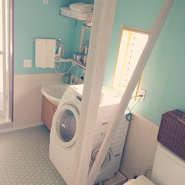 Bathroom,西海岸インテリア,セルフリフォーム,DIY,海辺の生活,西海岸,タイル調CF,腰壁革命,洗面台,洗濯機,トイレ,脱衣所,ペイント壁 hitomixの部屋