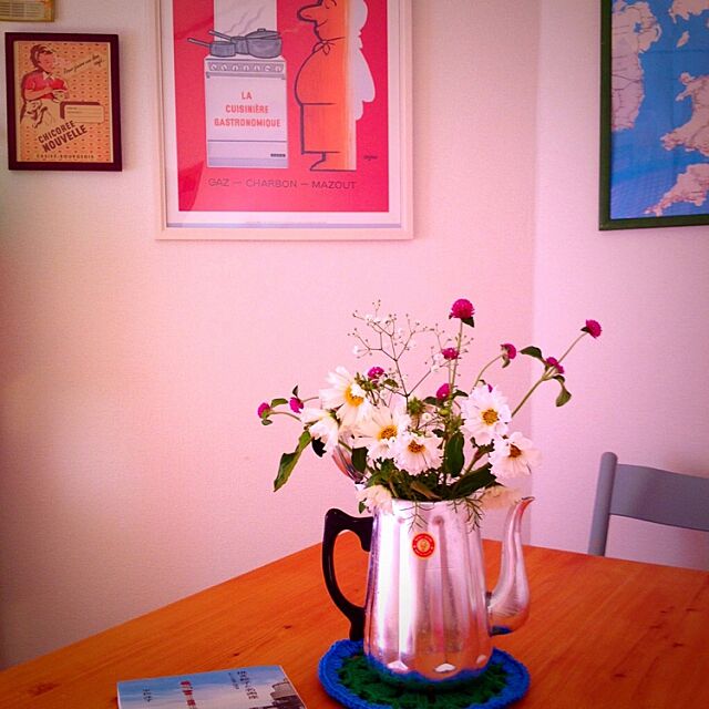 My Desk,サヴィニャック,ポスター,テーブル,切り花,タイのアルミポット,かぎ針編み hilaの部屋
