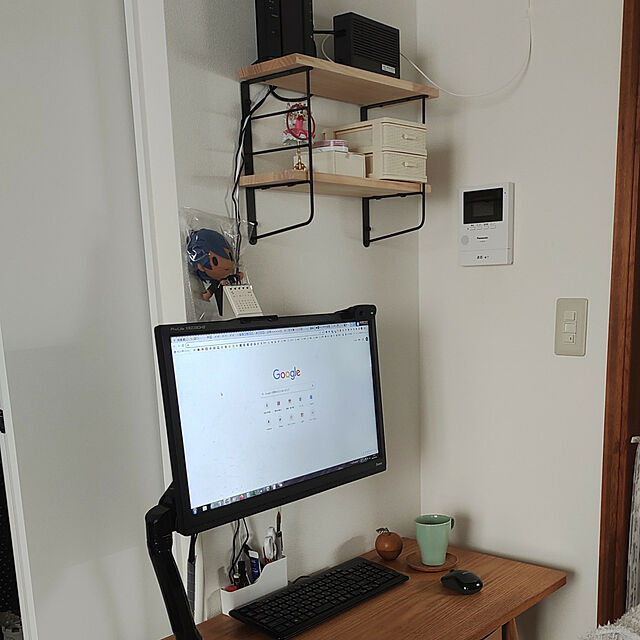 My Desk,一人暮らし,賃貸,1K,ひとり暮らし,賃貸インテリア,デスク周り,ルーター置き場,DIY,シェルフフレーム virginiaの部屋