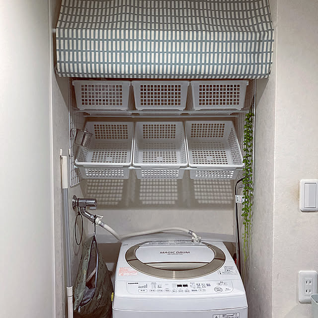 Bathroom,100均カゴ,突っ張り棒,洗濯機上収納,100均 suemonta14の部屋