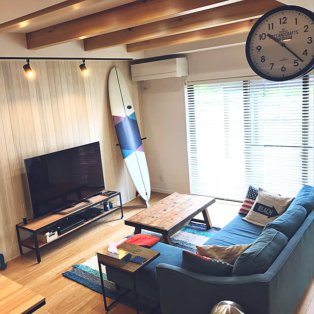 Lounge,両面時計,ソファ,ダブルティー,マイホーム,インテリア,ソファのある暮らし,サーフスタイル,男前,ビーチ,海を感じるインテリア,デニムソファ,カフェ風,カリフォルニアスタイル,サーファーズハウス,インダストリアル,サーフボードのある部屋,WTW,サーファーズスタイル,daruton,板壁,イケア,IKEA xmiの部屋