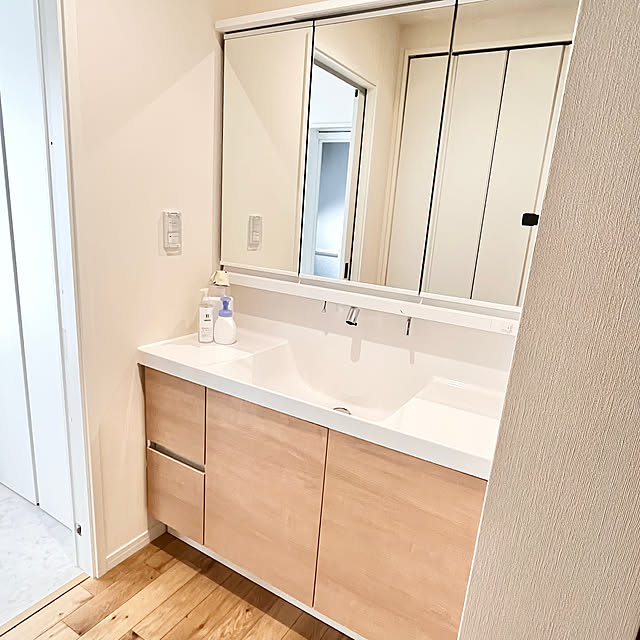 Bathroom,掃除苦手,洗面所インテリア,洗面所周り,築浅中古,家事楽,シンプルインテリア,リクシル洗面台,洗面室,洗面所蛇口,洗面台,汚れにくい,掃除しやすい,洗面所,LIXIL,二人暮らし,中古住宅,暮らし,中古戸建て,二人暮らしのインテリア,アラフォー夫婦,築浅戸建て mikigumaの部屋