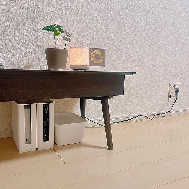 My Desk,配線隠し,配線収納,ギャッベ柄デザインラグ 200×250,小さな観葉植物,ウンベラータ,模様替え中,模様替え,ルーター収納,山崎実業smart,山崎実業,Wi-Fi6対応,ケーブルボックス,春の模様替え,観葉植物,寝室,ルーターの置き場所,ルーター隠し,ルーター 収納,寝室の一角,寝室インテリア,ルーターボックス,えんじ色のカーテン,dailyroomclip/mag-rino rinoの部屋