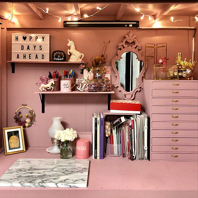 My Shelf,ペンキ塗り,スモーキーピンク,ユニコーン,可愛い,作業机,作業部屋,作業台,Pinkbox,押し入れDIY,押し入れ収納,押し入れ改造,押し入れ,ピンク×ブラック♡,ピンク好き,ピンク♡,ピンクインテリア,ピンク,ピンクの部屋,ピンクの壁,Pink,収納棚,大理石調,大理石風,大理石,花のある暮らし,収納 yukkkittyの部屋