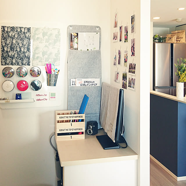 My Desk,デスク,デスク周り,パソコンコーナー,ソストレーネグレーネ,GRUNDTAL 小物入れ,VEMUND ホワイトボード,IKEA,セリア木製ボックス,ディッシュスタンド,タブレット置き場,スマホ置き場,子供の写真,リビングダイニング横,マンション,マンションインテリア,いいね、フォロー本当に感謝です♡,コメントスルーで大丈夫です♡ tttbbbの部屋