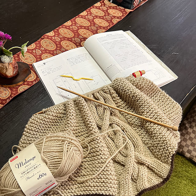 My Desk,手作り籐籠,ダイソー毛糸,毛糸,編み物作成中,編み物,手作りプルオーバー,冬支度,秋のくつろぎ時間,癒し,和テイスト,RCの皆さまに感謝♡,優しいコメントありがとう♡,イベント参加,和の暮らし,出会いに感謝♡*゜,皆さんとの繋がりに感謝♪,世界が平和で有りますように。,笑顔が一番,3枚投稿,ハンドメイド ritsukoの部屋