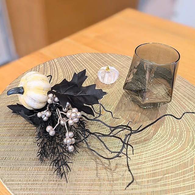 My Desk,グラス,ハロウィン,ランチョンマット,100均アイテム,ハロウィン雑貨,猫好き,お邪魔できなくてごめんなさい,イベント参加中,あとでゆっくりお邪魔します♡,プチプラ食器,いいね押し逃げごめんなさい(>_<),ガラスのかぼちゃ,六角グラス,ハチワレ♀ すず,複数枚投稿,無印良品,ダイソー購入品,秋 hihaの部屋