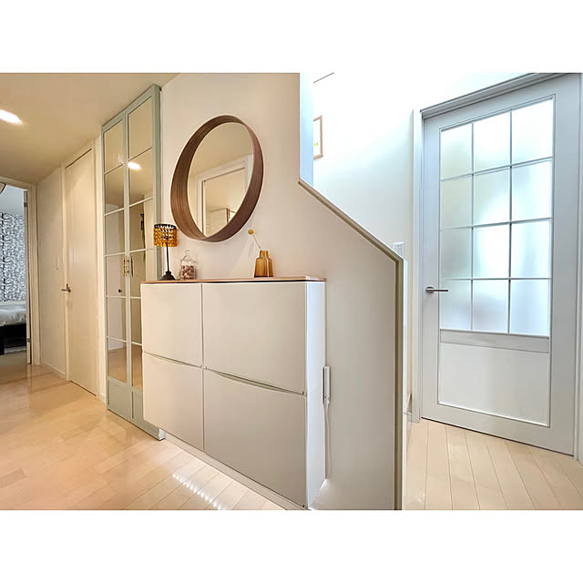 フレンチドアDIY,リビングドアリメイク,珪藻土DIY,IKEA,Stockholm,ラウンドミラー,TRONES,廊下収納,廊下,コレ、DIYしたよ！,Entrance,鏡,ミラー,ホルムガード フローラ,フラワーベース cherryの部屋