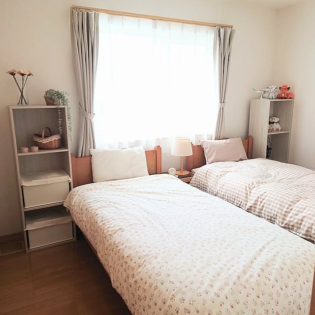 Bedroom,わたしの休日のすごし方,ギンガムチェック,ナチュラルインテリア,100均アイテム,いつもありがとうございます♡,かわいいもの♡,ナチュラルカラー,雑貨大好き♡,いいね、フォロー本当に感謝です♡,ピンク好き,すきなものに囲まれた暮らし,見てくださりありがとうございます♡,ほっこりした雑貨が好き♡,ニトリ,かご大好き,カラーボックス,模様替え大好き,6畳部屋 yukaの部屋