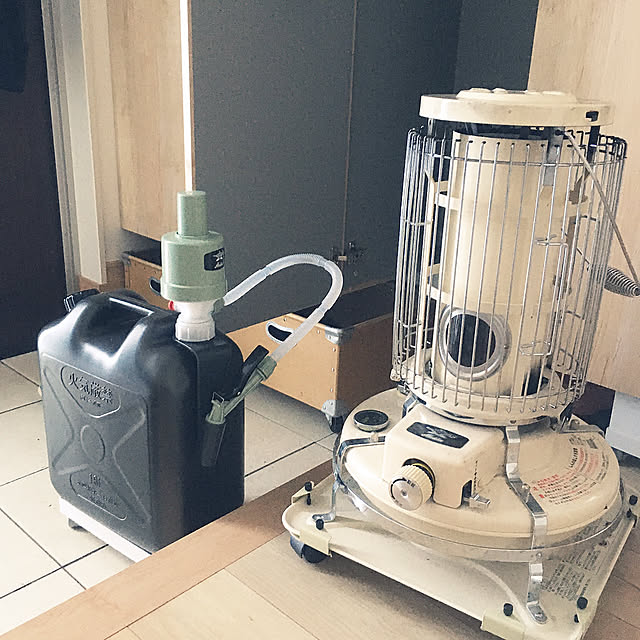 アラジン灯油ポンプ,灯油タンク,灯油缶,建売住宅,ペットと暮らす家,暖房器具,アラジンストーブ,ストーブのある暮らし,玄関収納,下駄箱収納,Entrance yuikonaの部屋