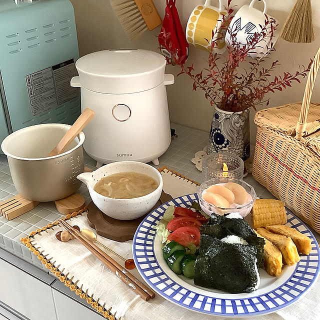 Kitchen,ニトリさんのキッチンボード,イッタラカステヘルミ キャンドルホルダー,キッチン雑貨,木製鍋敷き,どんぐりの箸置き,ランチョンマット,リメイク,タイルシート,マグカップ,お皿,マルチライスクッカー・リシェフ,かご,コンパクト,飾り棚,オブジェ,ディスプレイ,手作り,花瓶,癒し,フラワーベース,秋,ディスプレイ棚,ライトアップ,いいね＆フォローありがとうございます♡,ワンプレート taeの部屋