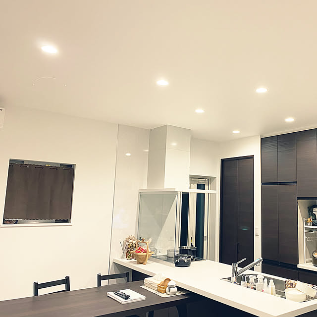 シーリングライト,オール電化,シンプル,サンヨーホームズ,見せない収納,気密性住宅,軽量鉄骨の家,犬と暮らす,シンプルナチュラル,いいね&フォローありがとうございます☆,四角いおうち,ナチュラル,全館空調,Kitchen,ダウンライト tomatoの部屋
