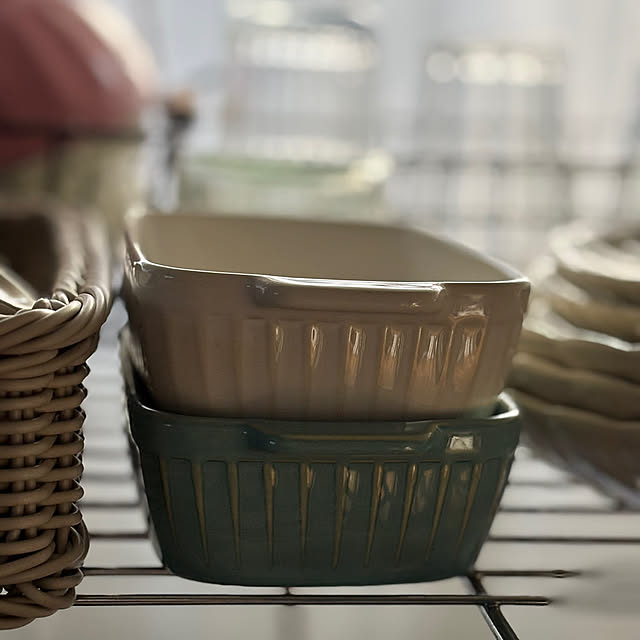 Kitchen,雑貨,ガラス好き,築35年,賃貸でも楽しく♪,ふたり暮らし,築古賃貸アパート,レトロアパートメント暮らし,築古を魅力に,セリア,賃貸インテリア,築古好き,引越してきて2ヶ月,雑貨屋さんみたいに飾りたい♪ canetteの部屋