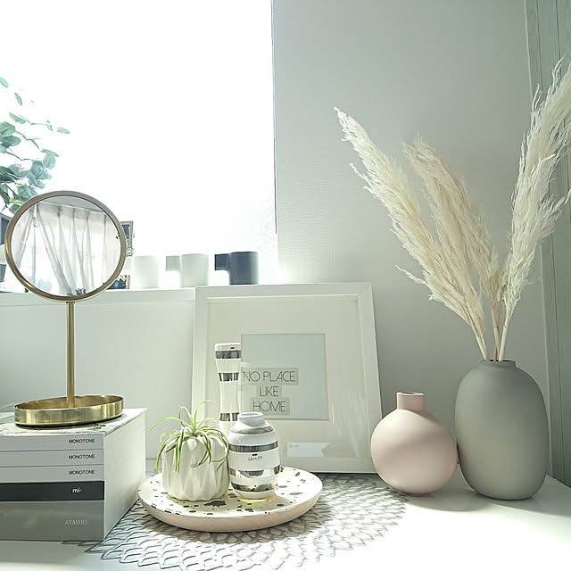 My Shelf,こどもと暮らす。,IKEA,H&M HOME,Kahler omaggio,フラワーベース,パンパスグラス,花瓶♡,夕方の窓辺,mi-さんの雑誌型収納ボックス,off&on,スタンドミラー,くすみカラー,エアプランツ♡,ティーライトホルダー mri96の部屋