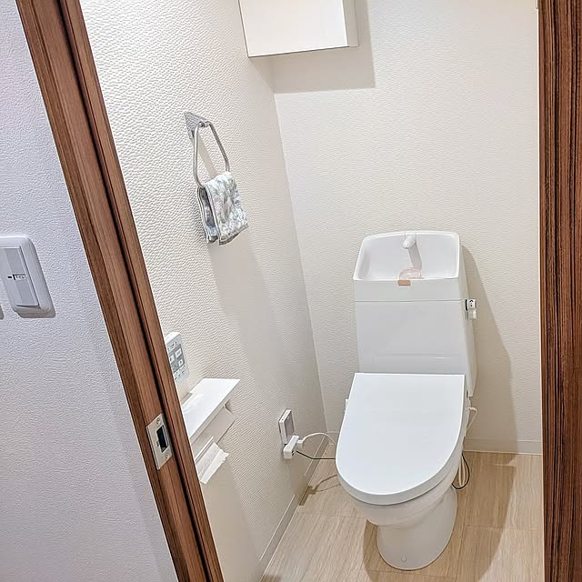 Bathroom,すっきり暮らす,マンション暮らし,狭いトイレ,何も置かない,毎朝リセット,掃除しやすい,トイレ掃除,白いトイレ,絵日記つき,末娘ちゃん3ヶ月,抱っこ紐,3人育児,幼稚園送迎,Janis,トイレ,家の真ん中のトイレ,マンションのトイレ,普通のトイレ,ハンドタオル mi-saの部屋