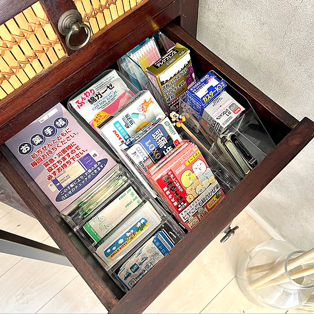 救急箱代わり,救急箱DIY,リビングの一角,100均,100均収納,衛生用品収納,引き出し収納,常備薬収納,薬収納,リビング収納,収納,シンデレラフィット,小物収納,収納棚,リビングインテリア,建売住宅,プチプラ雑貨,ダイソー,My Shelf ____pir.y.oの部屋