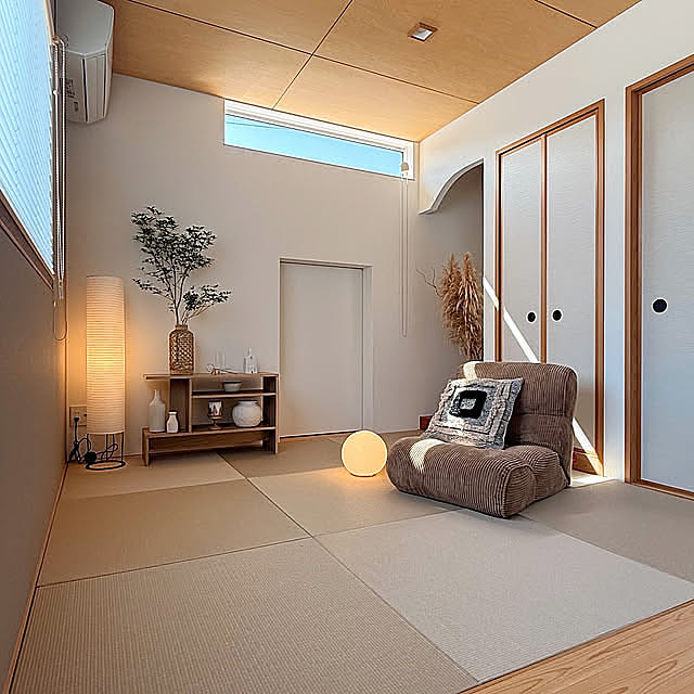 On Walls,スキップフロアの家,灰桜色,和室6畳,和室インテリア,和室のインテリア,和室,サンゲツクロス Cheeseの部屋