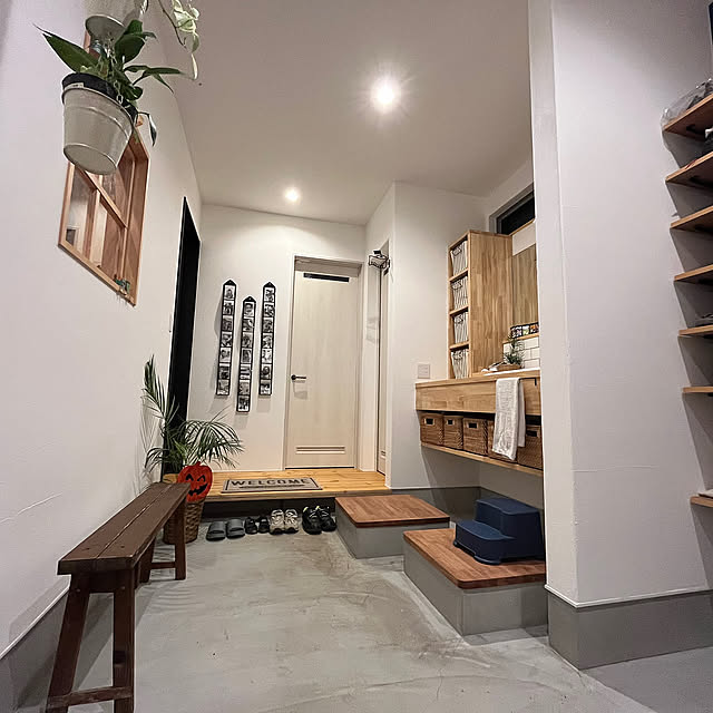 Entrance,室内窓,土間玄関,IKEA,ハンドメイド,ダイソー,カフェ風,無印良品 moeの部屋