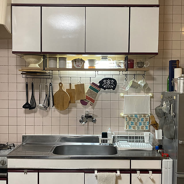 Kitchen,シェルフフレーム棚,シェルフフレーム 黒,シェルフフレーム,古いキッチンですが,古いキッチンDIY,古いキッチン,DIY,中古物件,終の住処 kazu-cafeの部屋