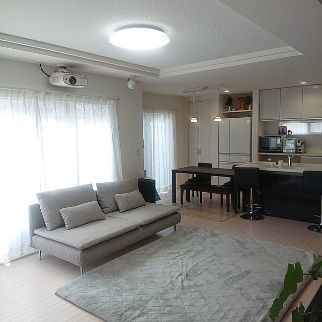Lounge,カメラマークだらけ,アイランドキッチン,モノトーン好き,すっきり暮らしたい,カメラマーク消し☆,いいね、フォロー本当に感謝デス☺︎,シンプルな暮らし,シンプルモダンに憧れる,横並びダイニング,みて頂きありがとうございます♡,IKEA,ソファ,ソーデルハムン,写真が暗くてごめんなさい hmkykの部屋