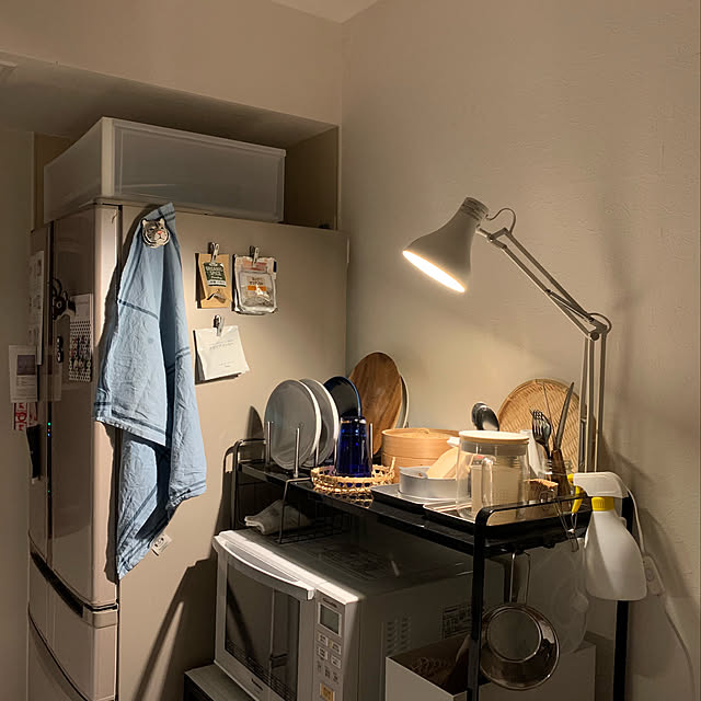 Kitchen,電子レンジ周り,冷蔵庫の横,無印良品 照明,アルミアームライト,無印良品,賃貸,キッチン収納,食器収納,山崎実業,レンジ上ラック,賃貸 キッチン,ふたり暮らし Mikiの部屋