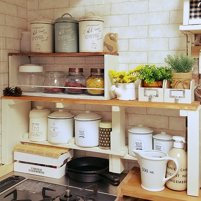 Kitchen,キャニスターセット,フェイクグリーン,スターチスのドライ,スキレット買いました♪,計量カップ♪お気に入り,キャニスター増えました kuluchan.panda.0903の部屋