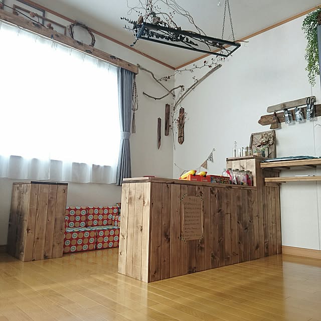 Lounge,山善収納部,賃貸,賃貸DIY,賃貸インテリア,DIY,81組,リメイク,カラーボックス,カラーボックスリメイク,カーテンボックス,牛乳パックソファー,照明,ドライフラワー,キッズスペース,隠す派,収納,収納DIY ,山善おうちすっきりボックスモニター応募,インスタ→sachi.r2 SACHIの部屋