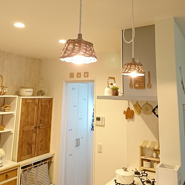 Kitchen,10分でできる,セリア,ペンダントライト,シェード,sunnyちゃんの作品,p..cさんの作品,関家具,nora.,ル・クルーゼ,RoomClipドラマ化,ペンダントライトリメイク,ハンドメイド家具LaLaLa,aminchanちゃんの作品,shushumamaさんの作品,liryさんの作品,野田琺瑯ケトル haru-yuaの部屋