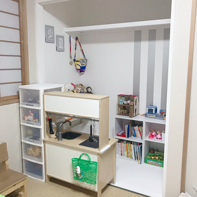 プチプラDIY,ままごとコーナー,おもちゃ収納,キッズスペース,押入れ改造,和室をキッズスペースに,計画性ゼロ,とりあえずやってみる,ホワイト化,やれば出来る,家にあるものでDIY,中段撤去,押入れ,押入れDIY,おもちゃコーナー,子供部屋に,On Walls pannalの部屋