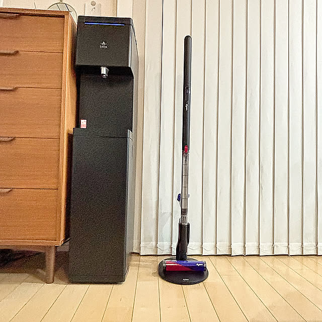Lounge,最軽量モデル,スマート掃除機,コンパクト掃除機,掃除機スタンド,掃除機,Dyson,ペンシルバック,pencil vac,SV50FF,ダイソン　SV50FF,ダイソンコードレス掃除機,ダイソン掃除機,ダイソン mmの部屋