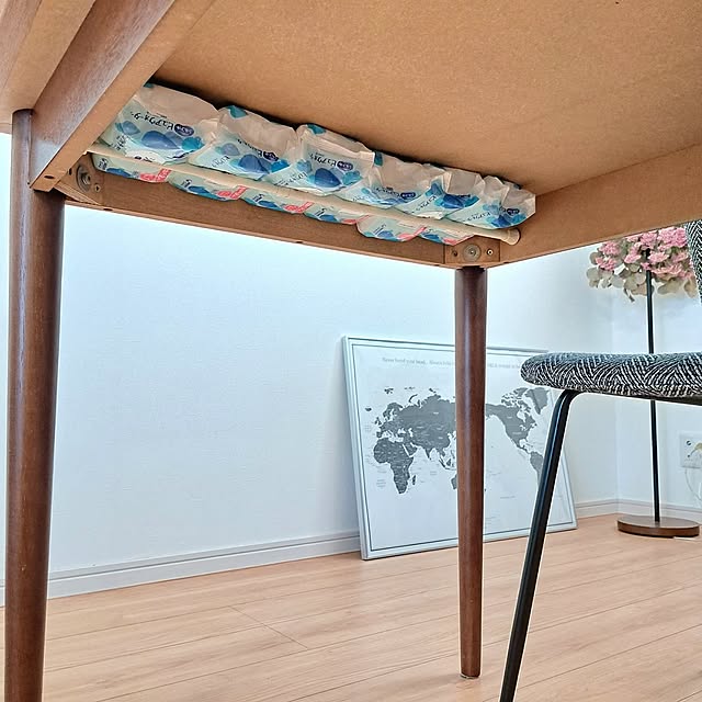 My Desk,つっぱり棒,ダイニングテーブル,ストック収納,詰め替え,建売,2枚投稿 Jijiの部屋