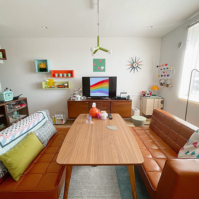 ディスプレイ,ウォールシェルフ,arne,ダイニング,心地よい暮らし,アメリカンレトロ,Vitra,スペースエイジ,暮らしを楽しむ,IDEE,ミッドセンチュリー,サンバーストクロック,カラフル,レトロポップ,ボビーワゴン,ソファダイニング,賃貸インテリア,ポップ,リビングダイニング,賃貸,プリンスアハ,昭和レトロ,キャメル,クッション,リビングボード,ブランケット,ハングイットオール,北欧ヴィンテージ,レトロ,ペンダントライト,Lounge maiyokoyamaの部屋