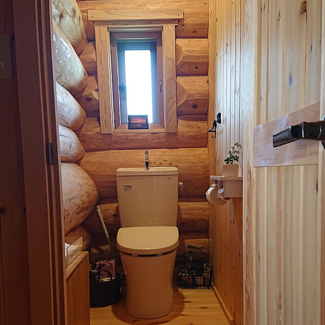 Bathroom,レッドシダー,ハンドカット,シンプル,ログハウス,ニトリ,無垢の床,無垢材 bunkoの部屋