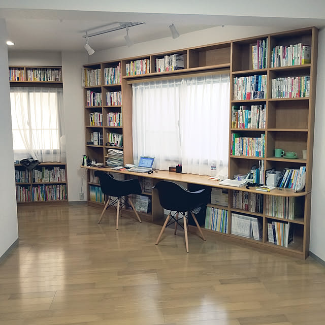 My Shelf,床にものを置かない,並んで座れる机,本棚机 Resilienceの部屋