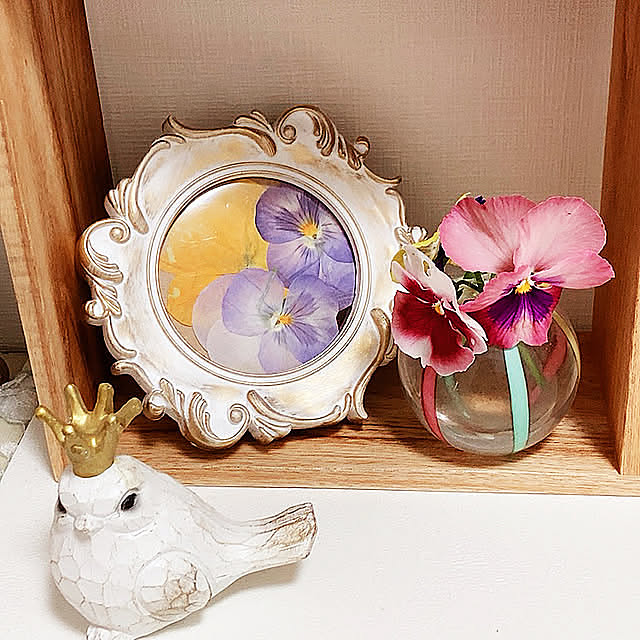 可愛いレイラ♡,好きな物を飾る,小鳥ちゃん♪,セリアフォトフレーム,私の部屋,ディスプレイコーナー,花のある暮らし,RCの出会いに感謝♡,いつもいいねやコメントありがとう♡,パンジー押し花,猫大好き❤️,Bedroom yukarinの部屋
