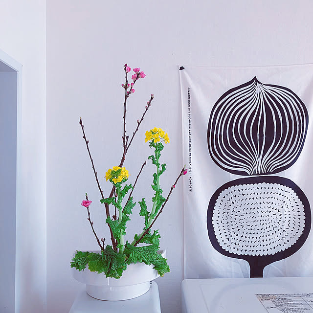 生け花のある暮らし,生け花初心者,生け花,Kitchen,菜の花,桃花,小原流,マリメッコ,marimekko YYの部屋