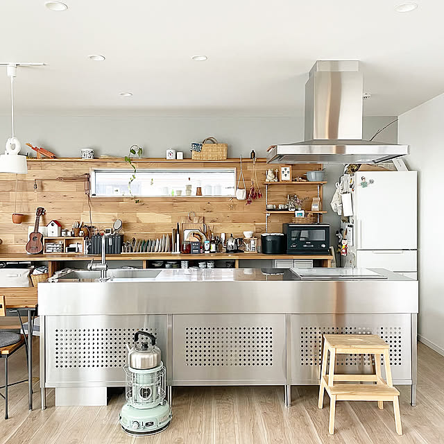 Kitchen,osso,sanwa company,システムキッチン,無印良品,ステンレス,注文住宅,ステンレスキッチン,キッチン道具,観葉植物,インドアグリーン,マグカップ,食器,うつわ,HARIO,やきもの,瀬戸焼,アイランドキッチン itoの部屋