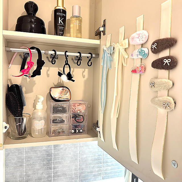 Bathroom,ヘアピン収納,ヘアゴム収納,洗面所,マンションインテリア,リノベーション,モダンインテリア,中古マンション,リノベ,シンプルインテリア,マンション暮らし,子どものいる暮らし,ホテルライクに憧れる HikARi-HOMEの部屋